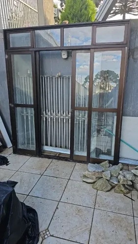Porta Janela de Correr, em Alumínio