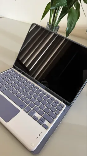 Samsung Galaxy Tab A9+ 5G + Capa com Teclado + Caixa