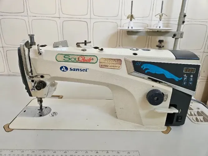 Máquina de costura Sansei costura reta