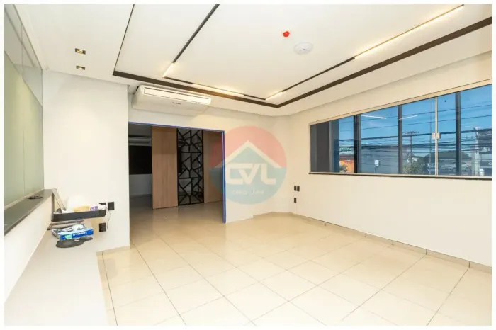 Prédio comercial na Av Fernando Correa codigo: 324487