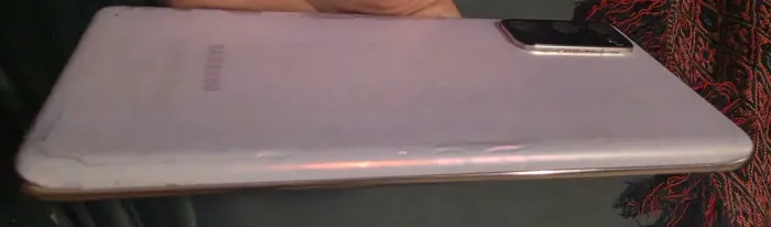 Vende-se Samsung S20 FE usado com a tela quebrada