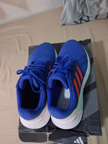 Tênis adidas