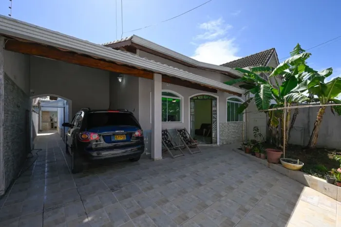 Casa à Venda em Balneário Três Marias, Peruíbe - SP