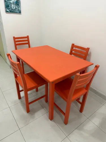 Mesa de madeira 4 cadeiras