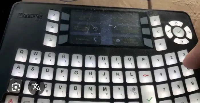 Vendo 1 rastreador certo m trava de baú Onix Sat novinho