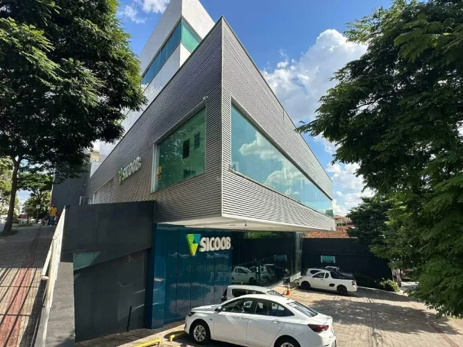 Andar comercial para alugar no Betânia!