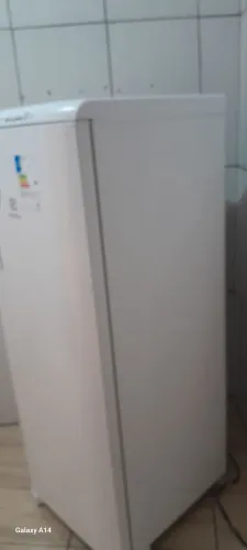 Vende-se geladeira seminova