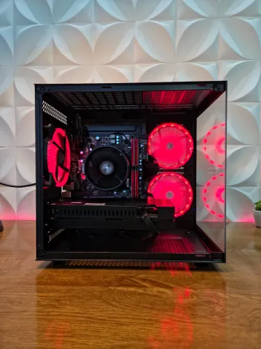 PC GAMER - RYZEN 5 + RX 5600XT