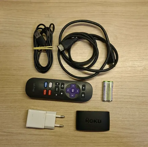 Kit Roku + Pilhas + adaptador de tomada USB