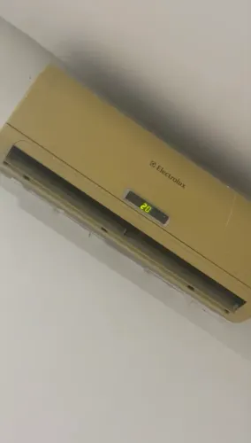 Vendo ar condicionado Split funcionando perfeitamente somente com falta de gás