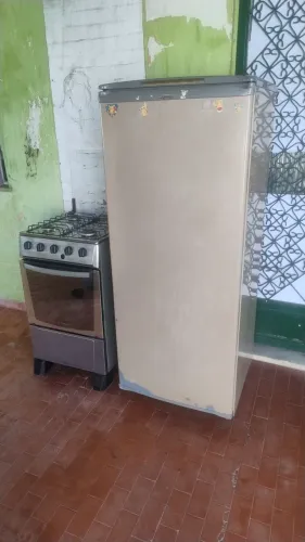 Ar condicionado 5 meses de uso, Geladeira e fogão