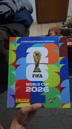 Album da copa faltando 29 fogurinhas com todos os profissionais