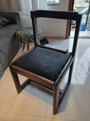 6 cadeiras. Maciças 