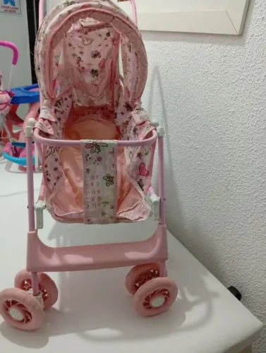 Carrinho de boneca