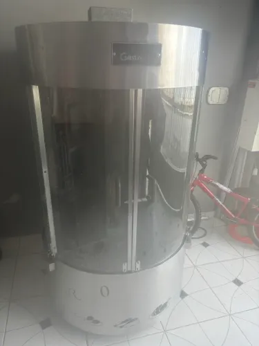 Máquina de assar frango e carne Gastromaq ARV 100