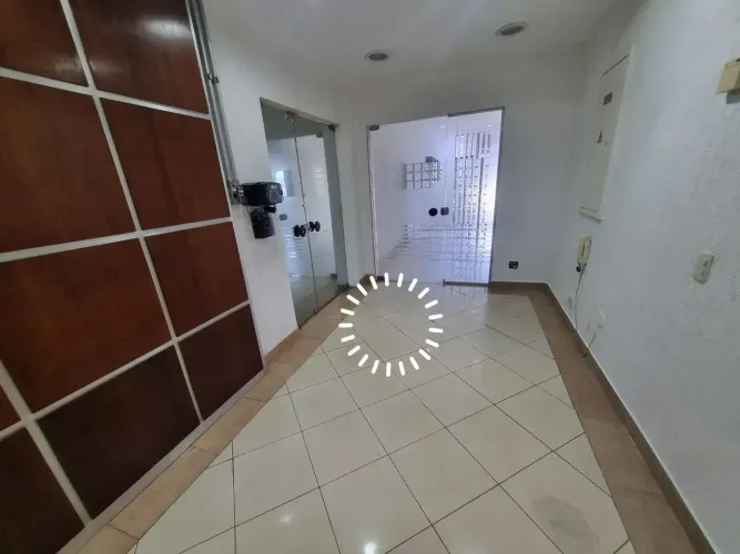 SALA 76 m², AV da Liberdade a 4 minutos do Metro São Joaquim