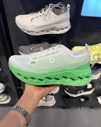 TÊNIS ON RUNNING CLOUDSURFER MAX NOVO (38-43)