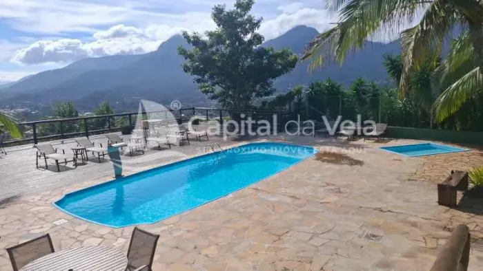 CASA EM CONDOMÍNIO COM PISCINA, PARA LOCAÇÃO ANUAL