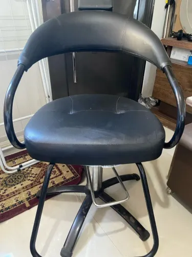 Vende-se cadeira de salão de beleza !