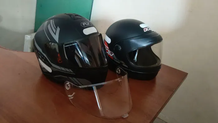 Capacete Fly e Gow Novinho
