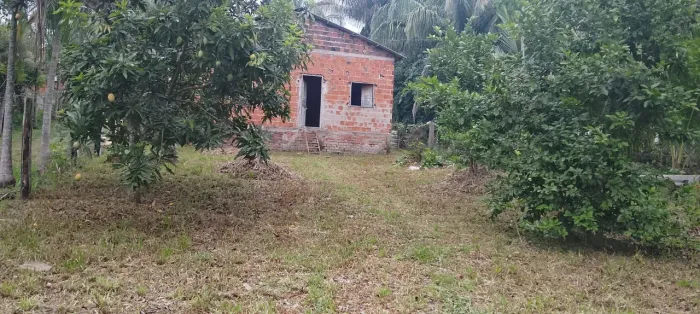 Vendo essa casa localizada no floresta sul aceito carro ou moto como entrada