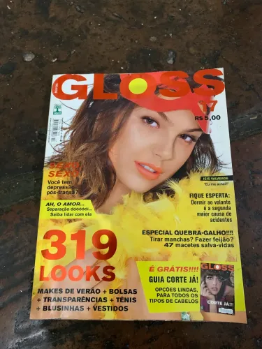 Revista Editora Abril Ano 2009 - Gloss no. 17 - Nova 