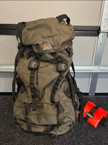 Mochila Doite modelo Atacama 60-100 I. Peso 3,615kg, A. 31cm L. 40cm C. 60cm