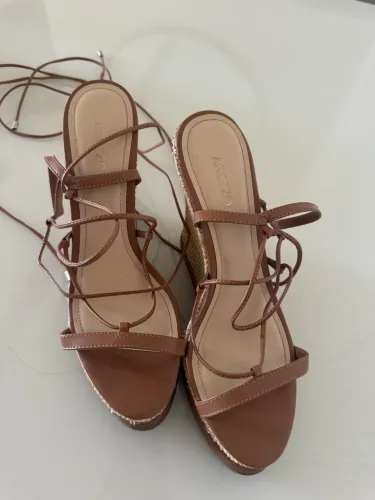 Vendo sandália e bota feminina