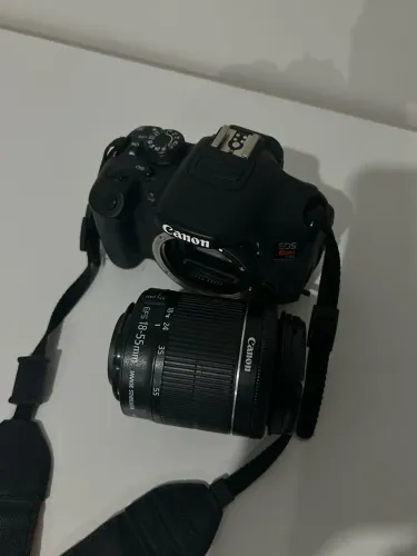 Canon EOS Rebel T5i - 10 mil cliques + acessórios ?