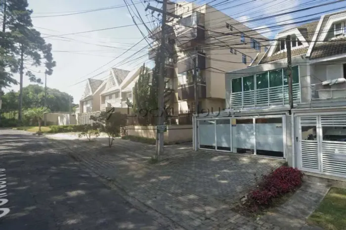 Sobrado 3 Quartos Com Ático e Churrasqueira A Venda Bacacheri