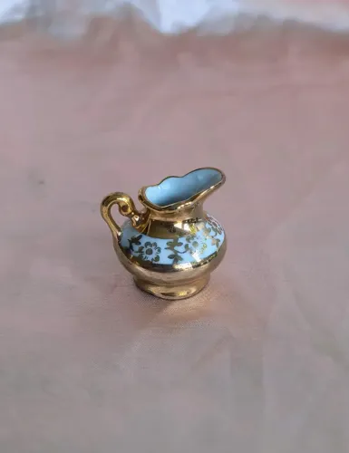 pequeno vaso em miniatura banhado ouro porcelana anos 50 decoração antiquario vintage