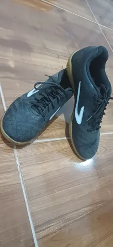 Chuteira Topper preta