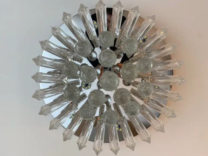 Lustres, pendentes e spots LED