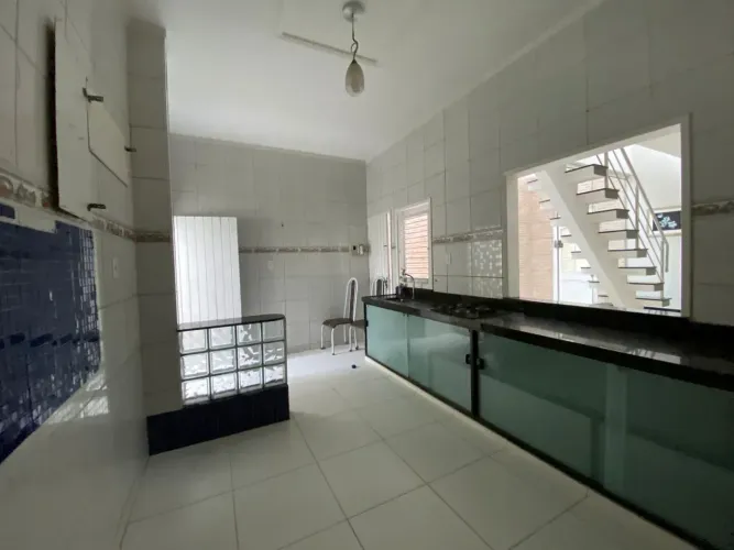 EXCELENTE CASA DUPLEX À VENDA NO COHAFUMA!