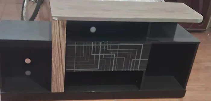 Rack moderno na cor preto