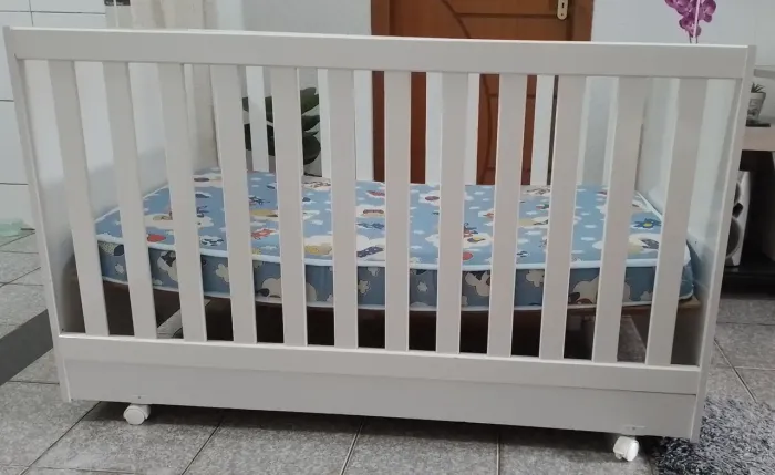 Berço que vira cama