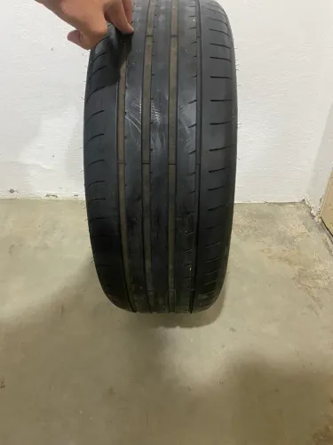 Pneu Goodyear 225/45 R19 96W Usado - Ótimo Estado