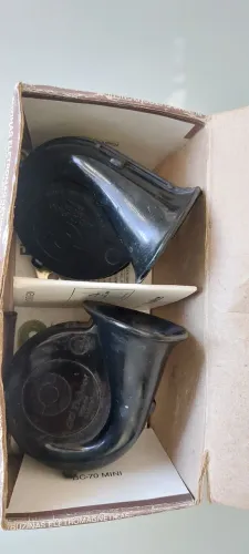 Vendo buzina Fiamm na caixa,  raridade 