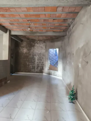 vendo casa na avenida do Albano Franco perto da Fasouto por 85 mil quitada não financiar