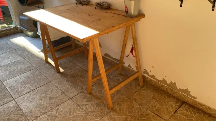Mesa Cavalete de Madeira 