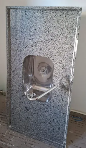 Bancada de cozinha com cuba de inox