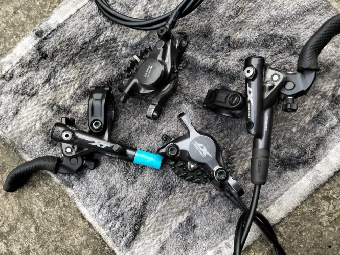Par de freio Shimano deore XT m8100