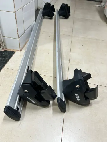 Rack de teto Thule WingBar 125 cm + suporte Thule 7105