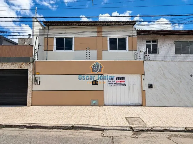 Casa Duplex com 3 Quartos (2 Suítes, 1 Closet) à venda, 170 m² por R$ 630.000 - Passaré -