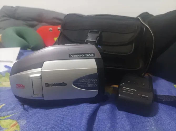 Filmadora Panasonic Palmcorder VHSC