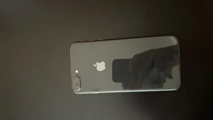iPhone 8 Plus em ótimo estado de conservação 