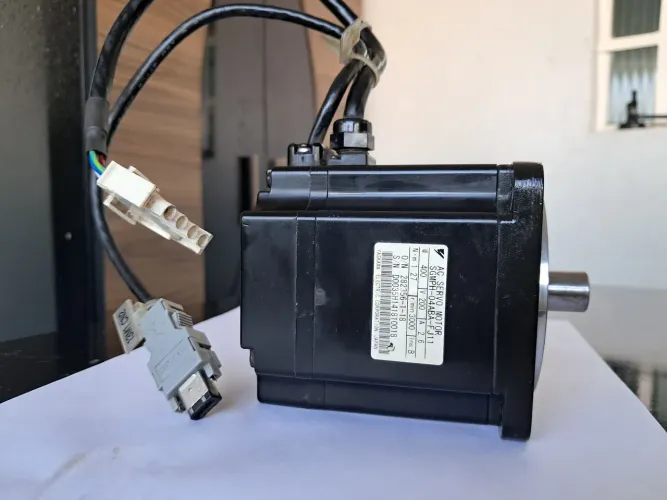 Yaskawa servo motor 400W SGMPH