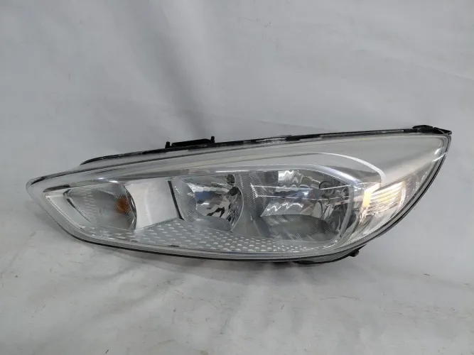 Farol Focus 2015/ 2016 esquerdo s/ led