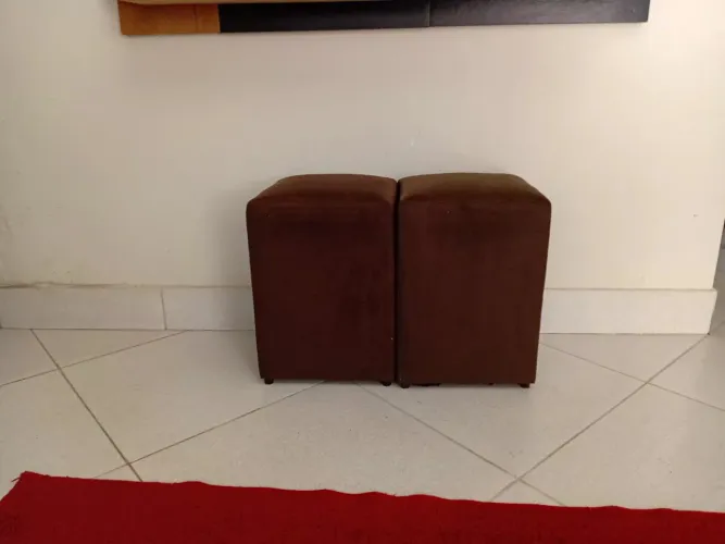 Sofá usado três lugares .