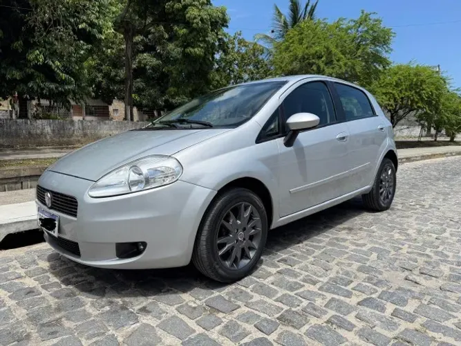 Fiat Punto Attractive 1.4 Fire Flex 8V 5P 2012